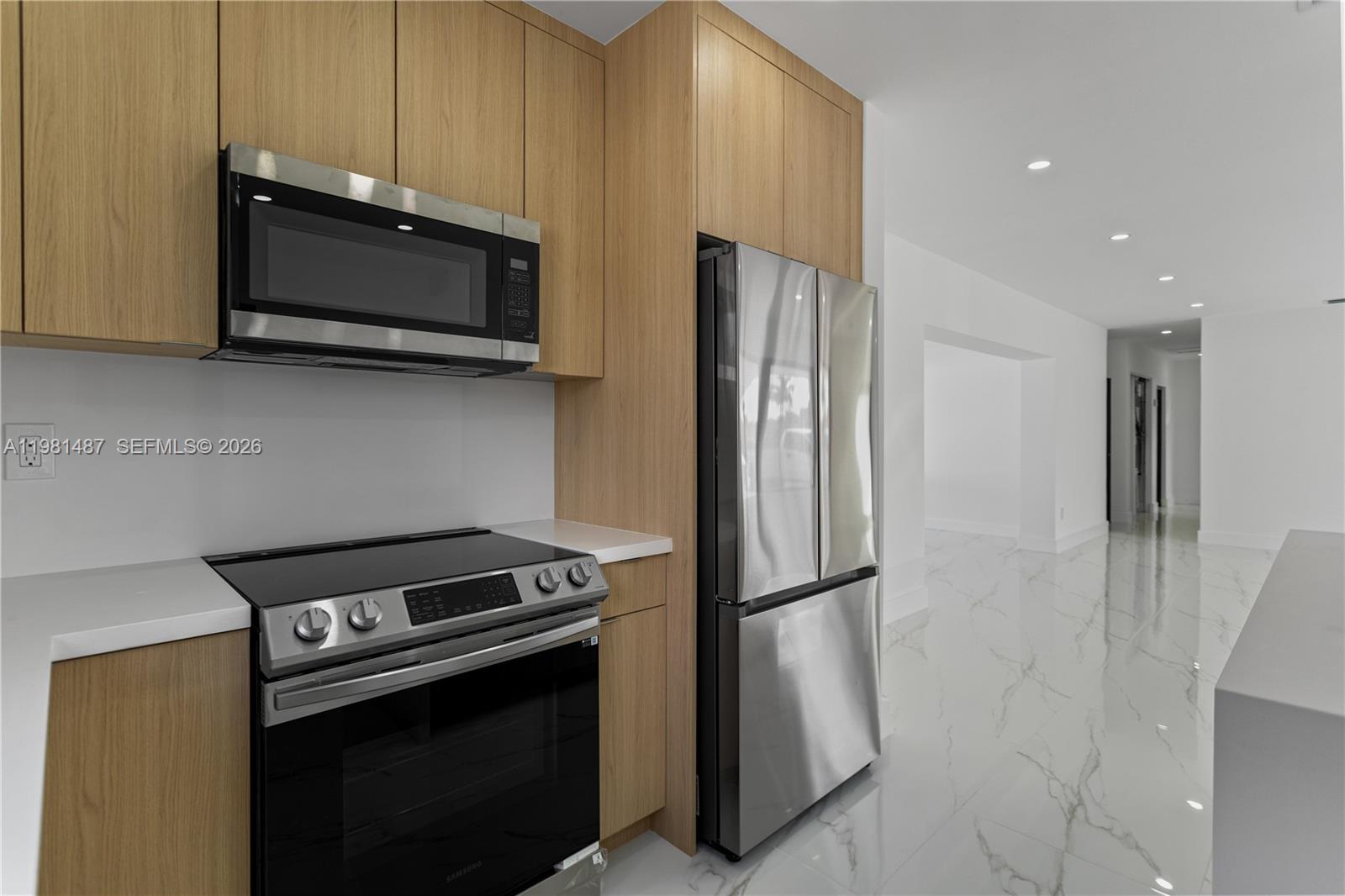 921 West 50th Place Hialeah, FL 33012 - Photo 8 of 54