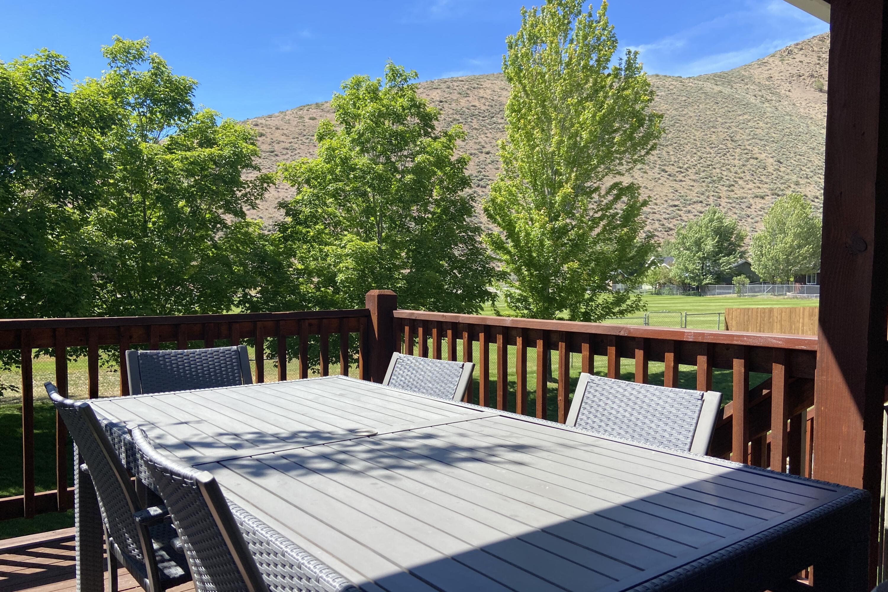 341 Ridge View Drive Bellevue, ID 83313 - Photo 19 of 35 Outdoor dining