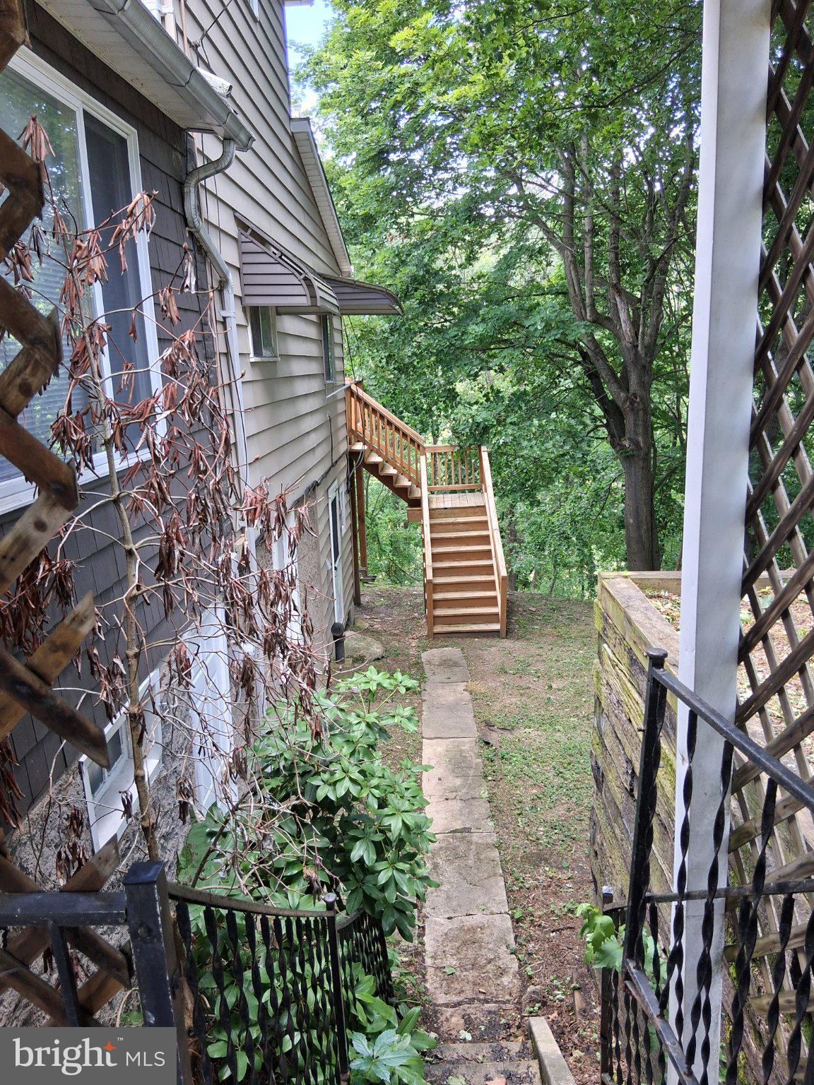 265 View Street Johnstown, PA 15902 - Photo 15 of 66 Charming pathway to a serene retreat.