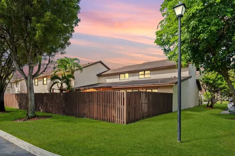 $589,999 | 10045 Southwest 137th Court, Unit 10045, Miami, FL 33186