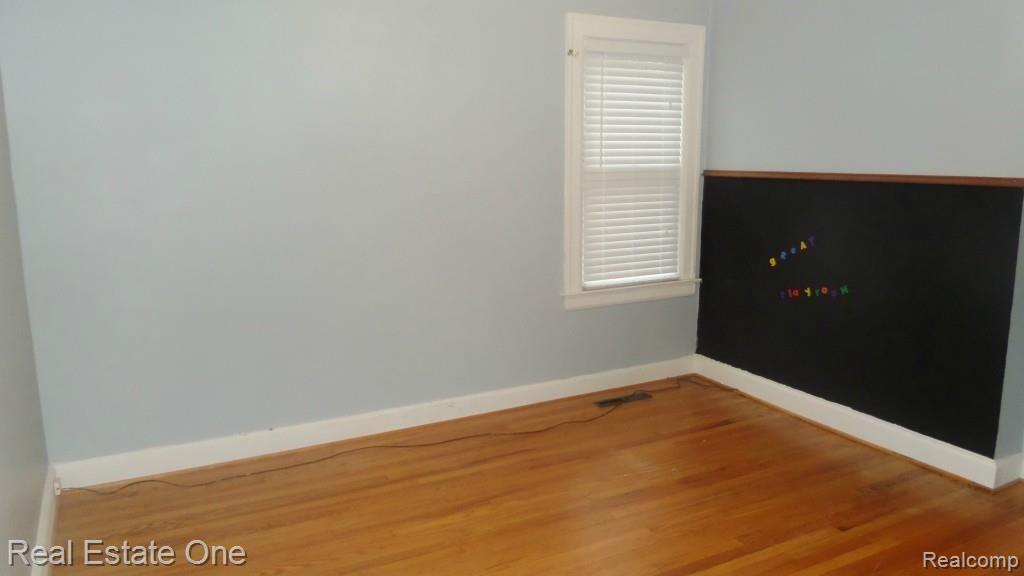 136 Chippewa Road Pontiac, MI 48341 - Photo 22 of 34 SAM_0458.jpg