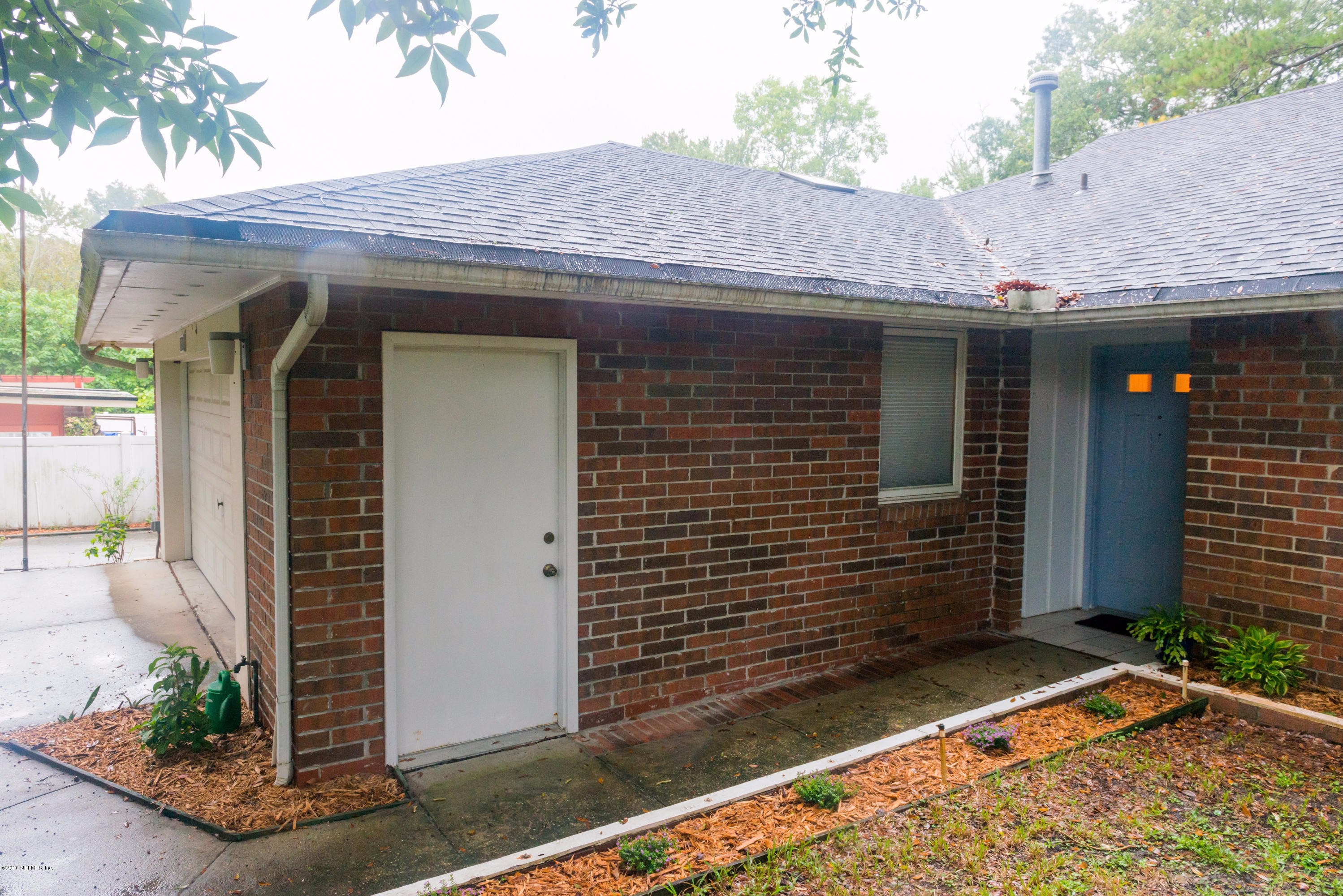 5159 Bedford Road Jacksonville, FL 32207 - Photo 4 of 34 ND8_0444