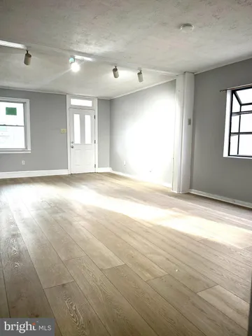 $2,700 | 653 Pine Street, Bristol, PA 19007