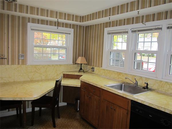 32 Old Brook Road Springfield, MA 01118 - Photo 9 of 14
