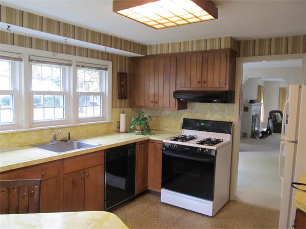 32 Old Brook Road Springfield, MA 01118 - Photo 10 of 14