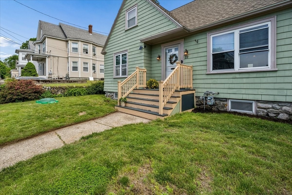22 Lippold Street Methuen, MA 01844 - Photo 3 of 42