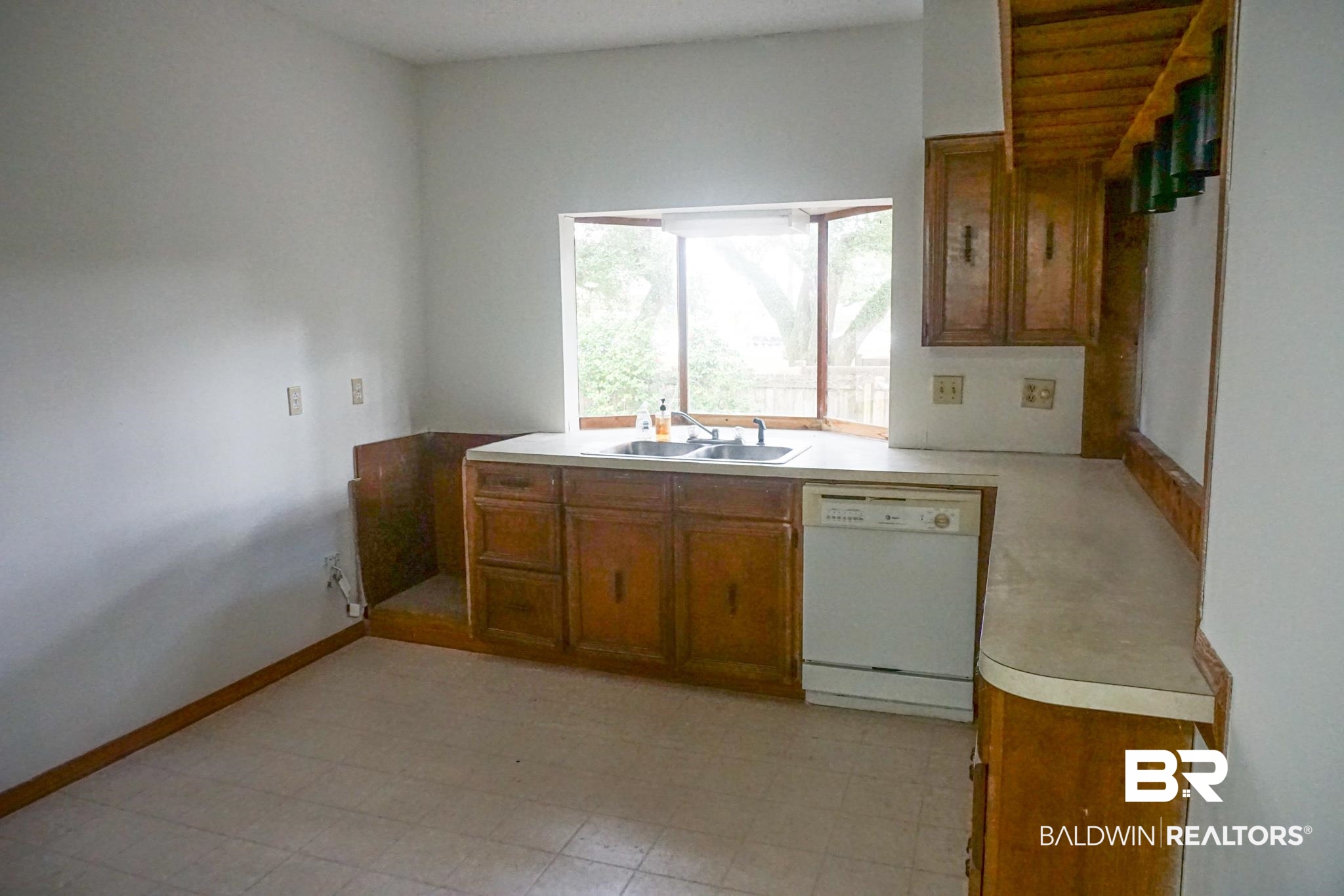 4219 Moffett Road Mobile, AL 36618 - Photo 11 of 18