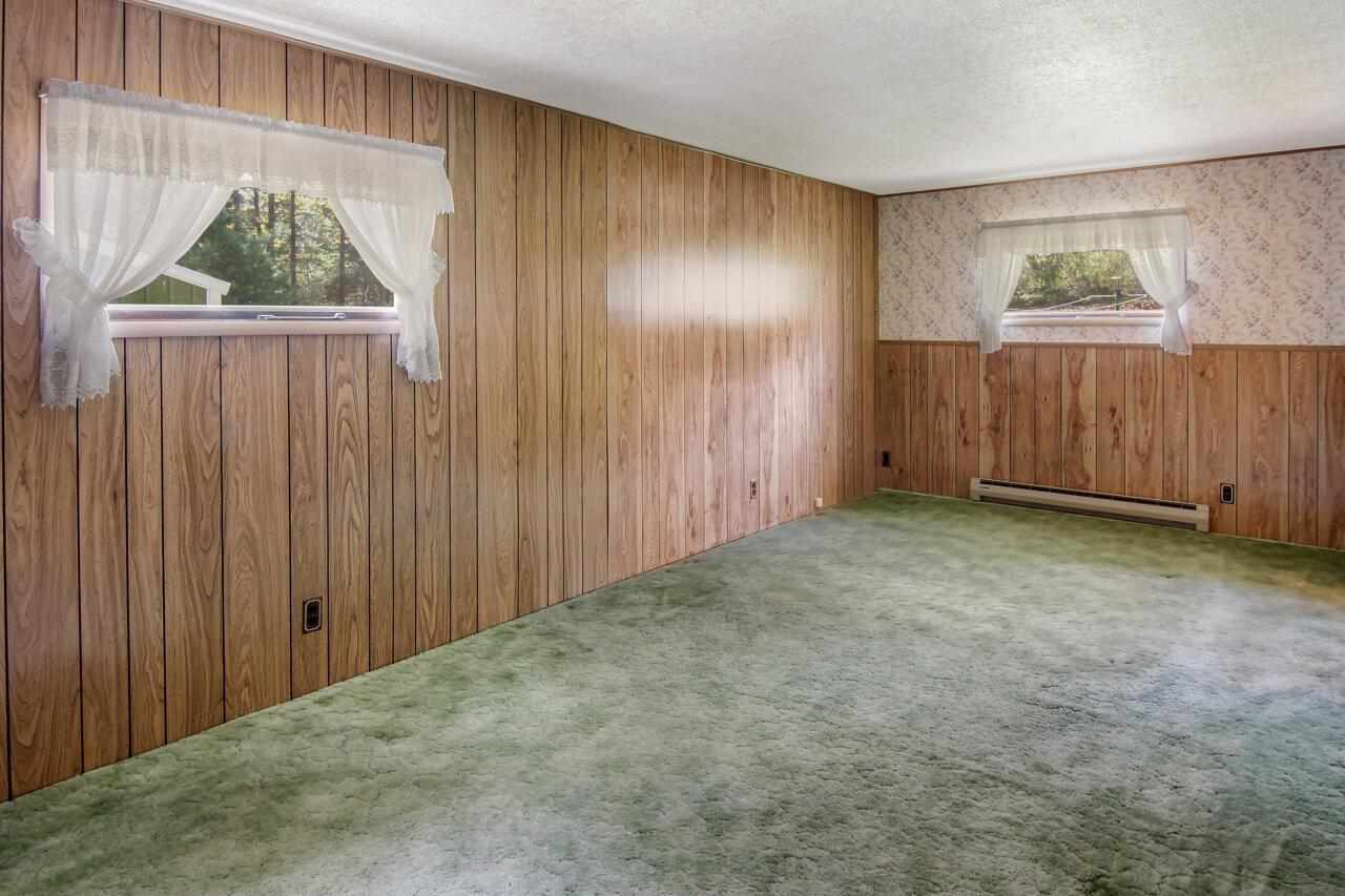 6360 South Maple City Road Maple City, MI 49664 - Photo 6 of 34 1887426-5.JPG