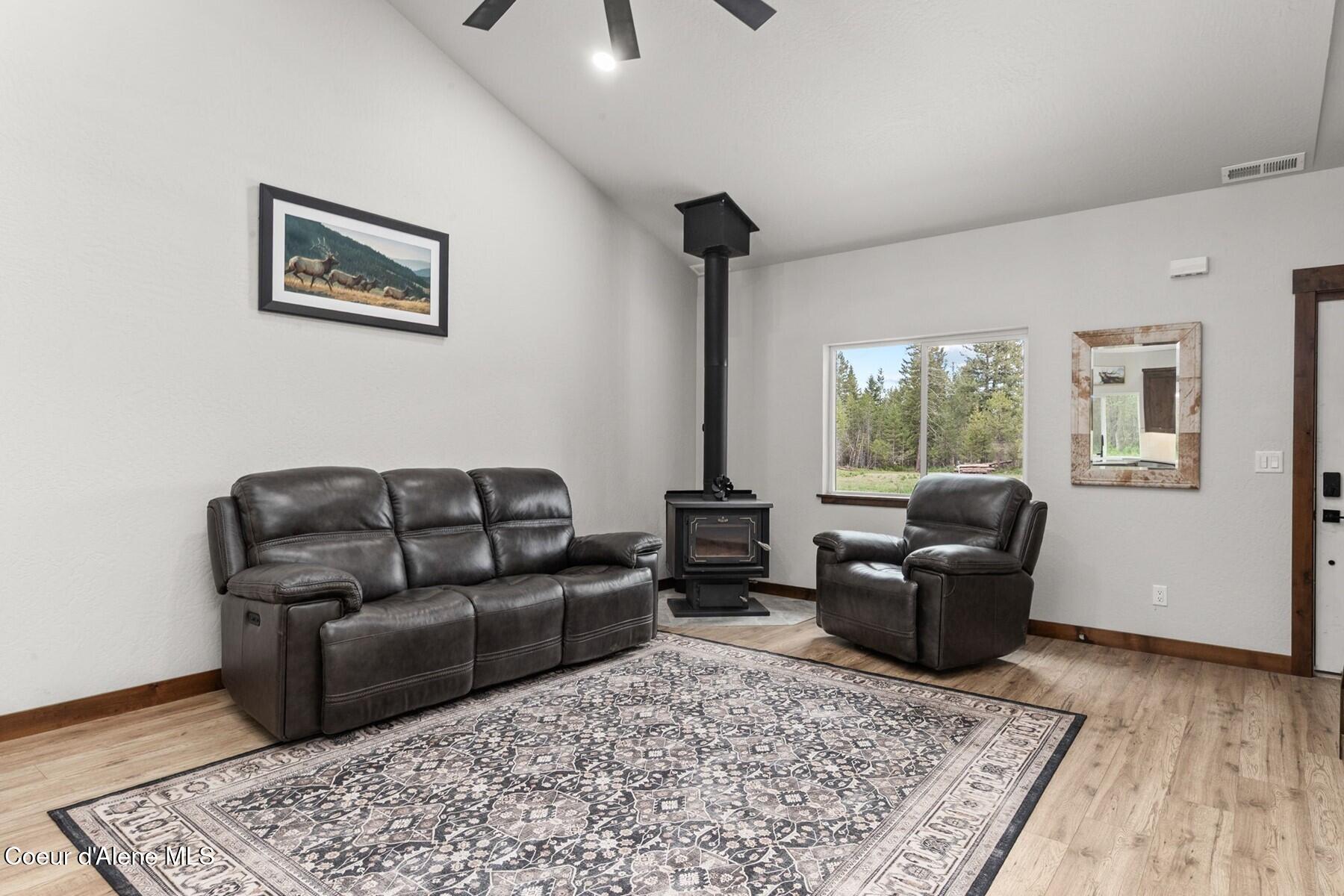 5240 Vay Road Priest River, ID 83856 - Photo 5 of 24 005_12webormlsLiving