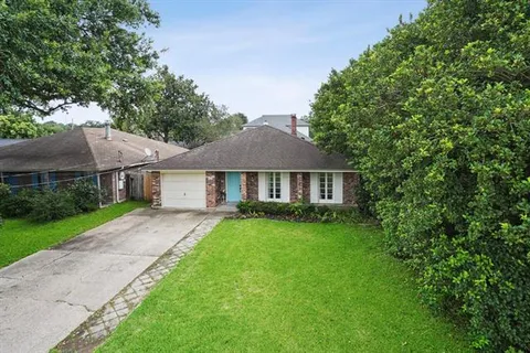 $335,000 | 635 Little Farms Avenue, River Ridge, LA 70123