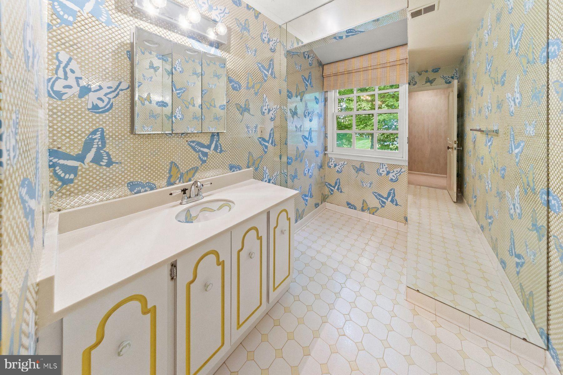 6605 Kenhill Road Bethesda, MD 20817 - Photo 17 of 30