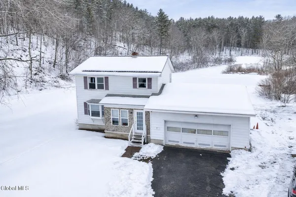 $365,000 | 1740 Huntersland Road, Middleburgh, NY 12122