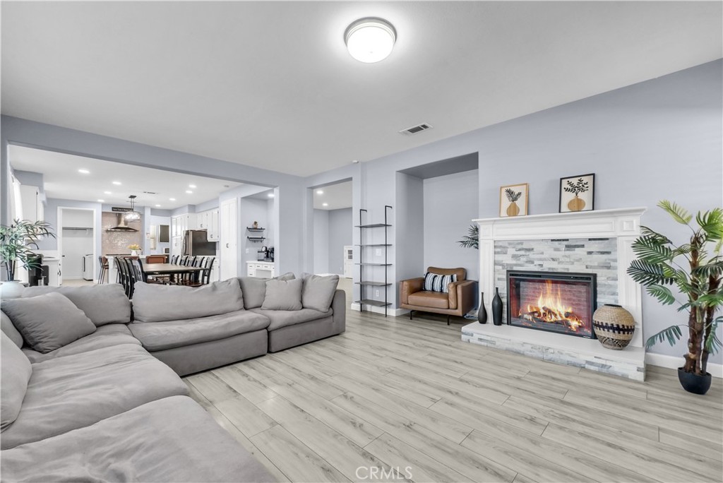 14686 Rio Bravo Road Moreno Valley, CA 92553 - Photo 3 of 39 family room