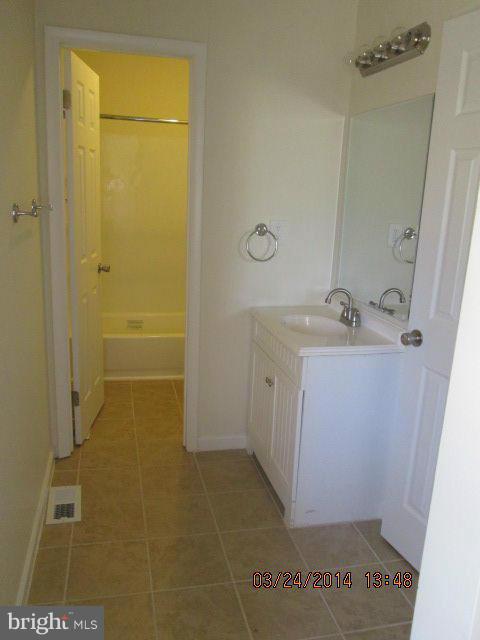 610 Sollers Wharf Road Lusby, MD 20657 - Photo 9 of 11 Bath (Master)