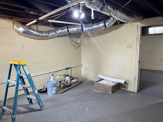 4912 Old Gordon Road Dry Branch, GA 31020 - Photo 30 of 32 a view of a room with gym equipment