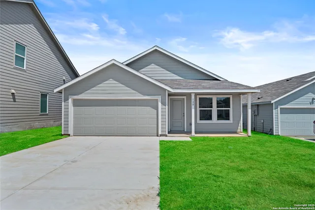 $199,000 | 120 Autumn Trail, Floresville, TX 78114