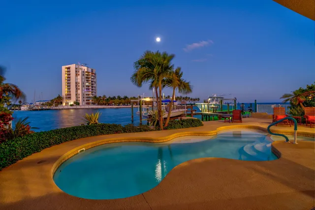 $3,600,000 | 160 1st Street, Key Colony Beach, FL 33051