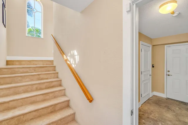 $3,600,000 | 160 1st Street, Key Colony Beach, FL 33051