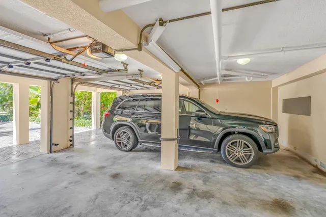 $3,600,000 | 160 1st Street, Key Colony Beach, FL 33051