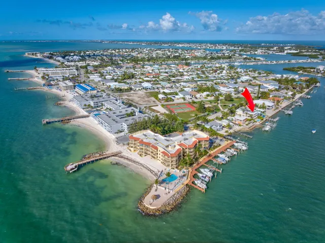 $3,600,000 | 160 1st Street, Key Colony Beach, FL 33051