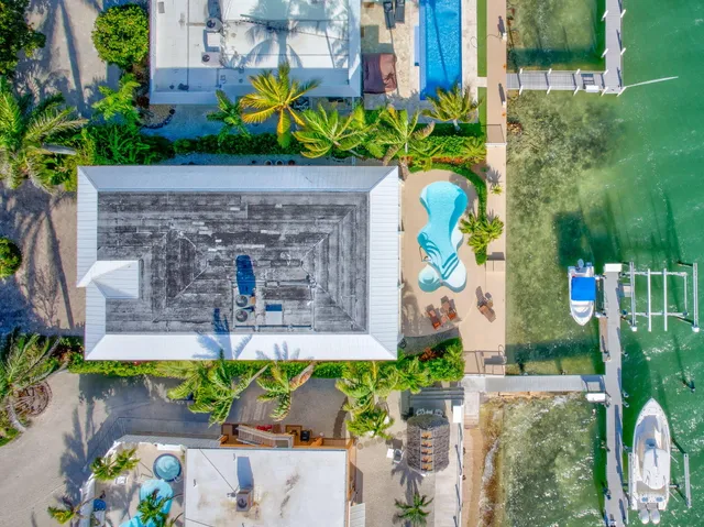 $3,600,000 | 160 1st Street, Key Colony Beach, FL 33051