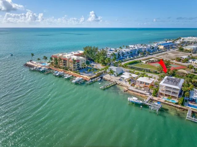 $3,600,000 | 160 1st Street, Key Colony Beach, FL 33051