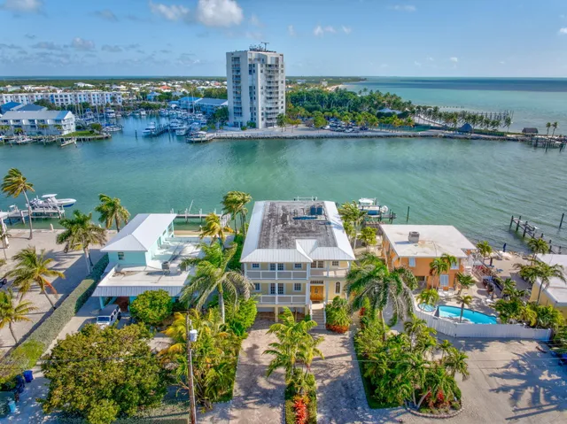 $3,600,000 | 160 1st Street, Key Colony Beach, FL 33051