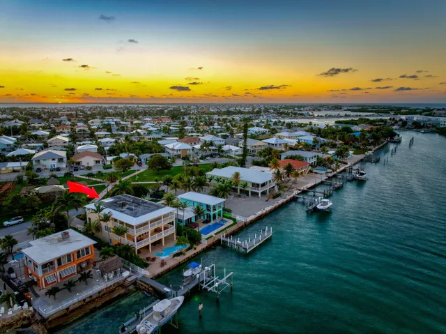 $3,600,000 | 160 1st Street, Key Colony Beach, FL 33051