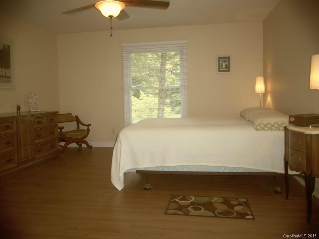2111 Miranda Road Charlotte, NC 28216 - Photo 17 of 20 Gallery Image 17