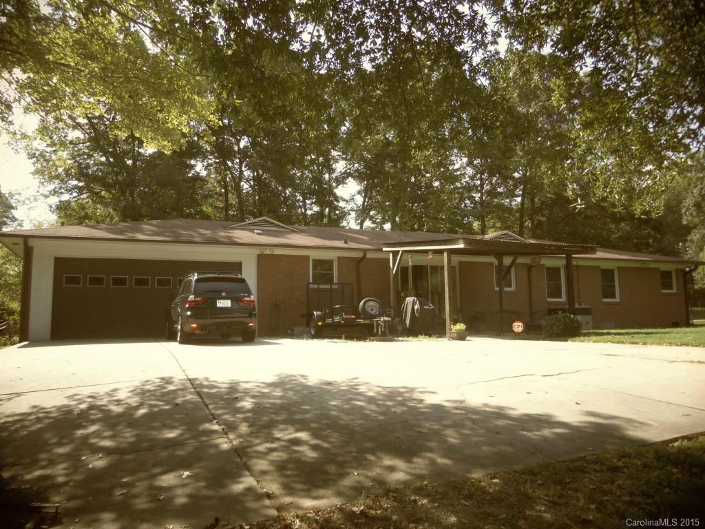 2111 Miranda Road Charlotte, NC 28216 - Photo 3 of 20 Gallery Image 3