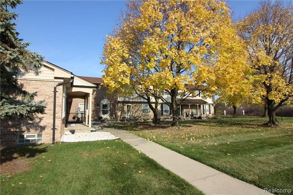 45571 Ledgewood Street Macomb, MI 48044 - Photo 3 of 27