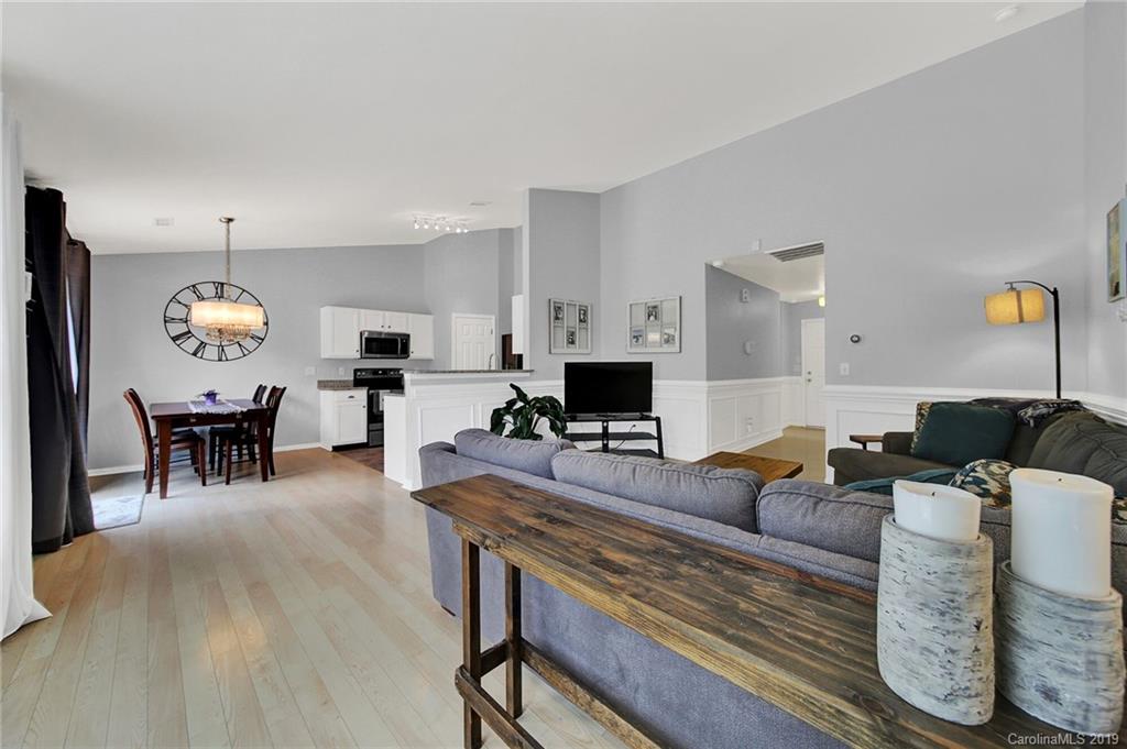 8224 Fox Swamp Road Charlotte, NC 28215 - Photo 5 of 22 Gallery Image 5
