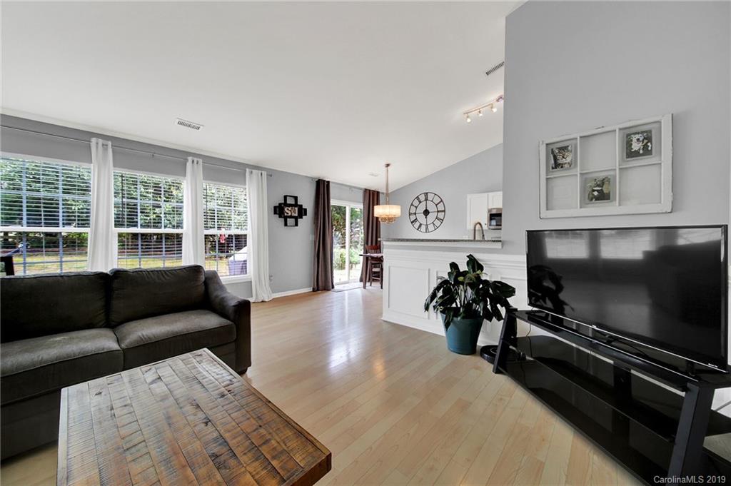 8224 Fox Swamp Road Charlotte, NC 28215 - Photo 6 of 22 Gallery Image 6
