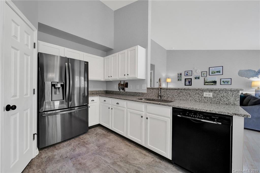 8224 Fox Swamp Road Charlotte, NC 28215 - Photo 8 of 22 Gallery Image 8