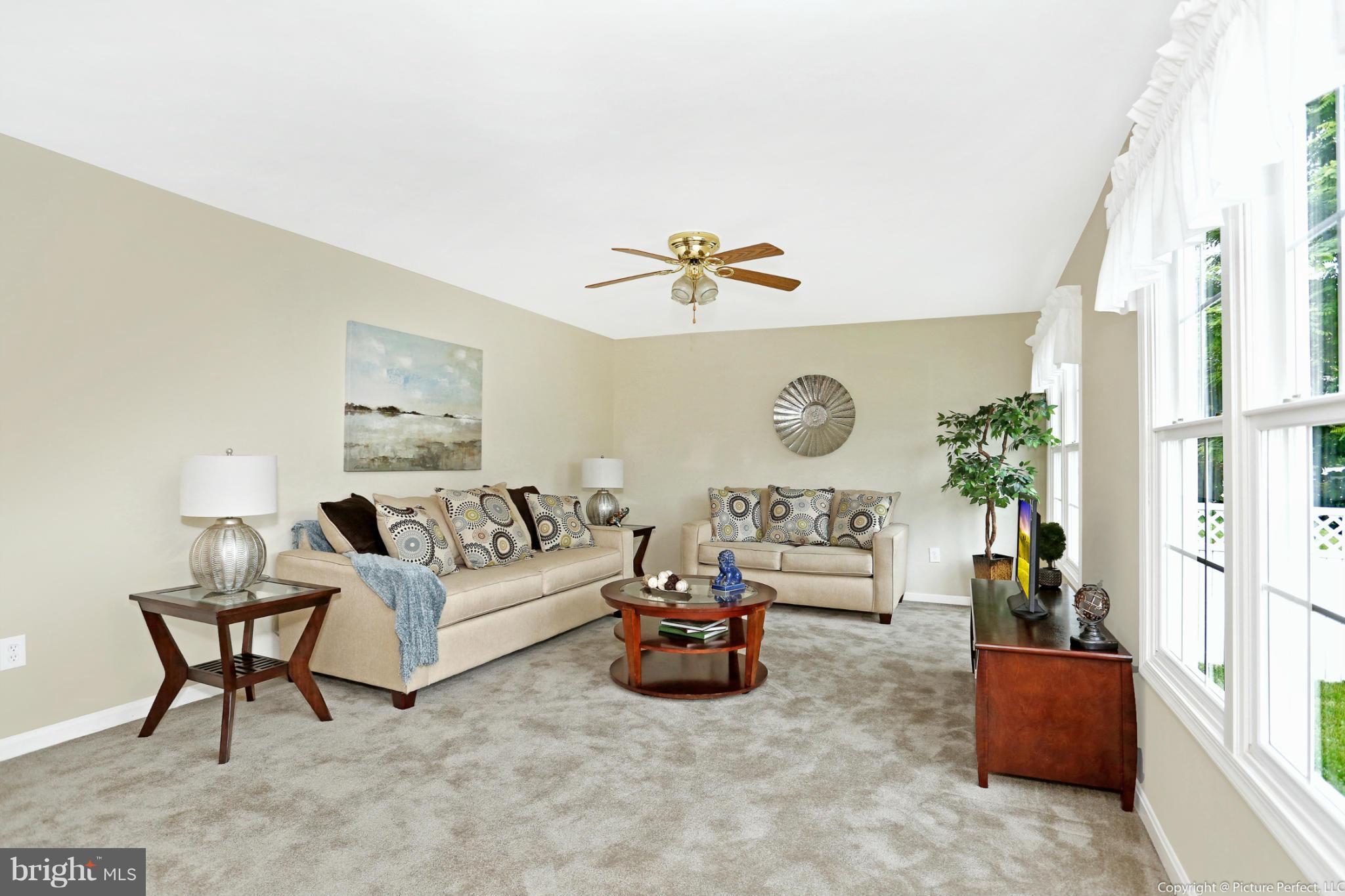 1721 Canal Run Drive Point of Rocks, MD 21777 - Photo 8 of 30 a living room with furniture