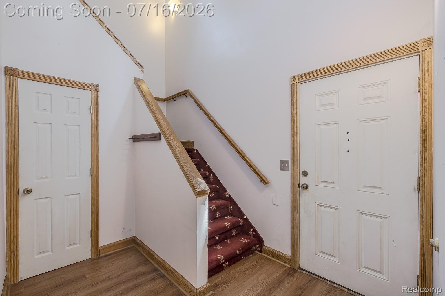 43995 Bemis Road Belleville, MI 48111 - Photo 33 of 67 Hallway to the laundry and full bath
