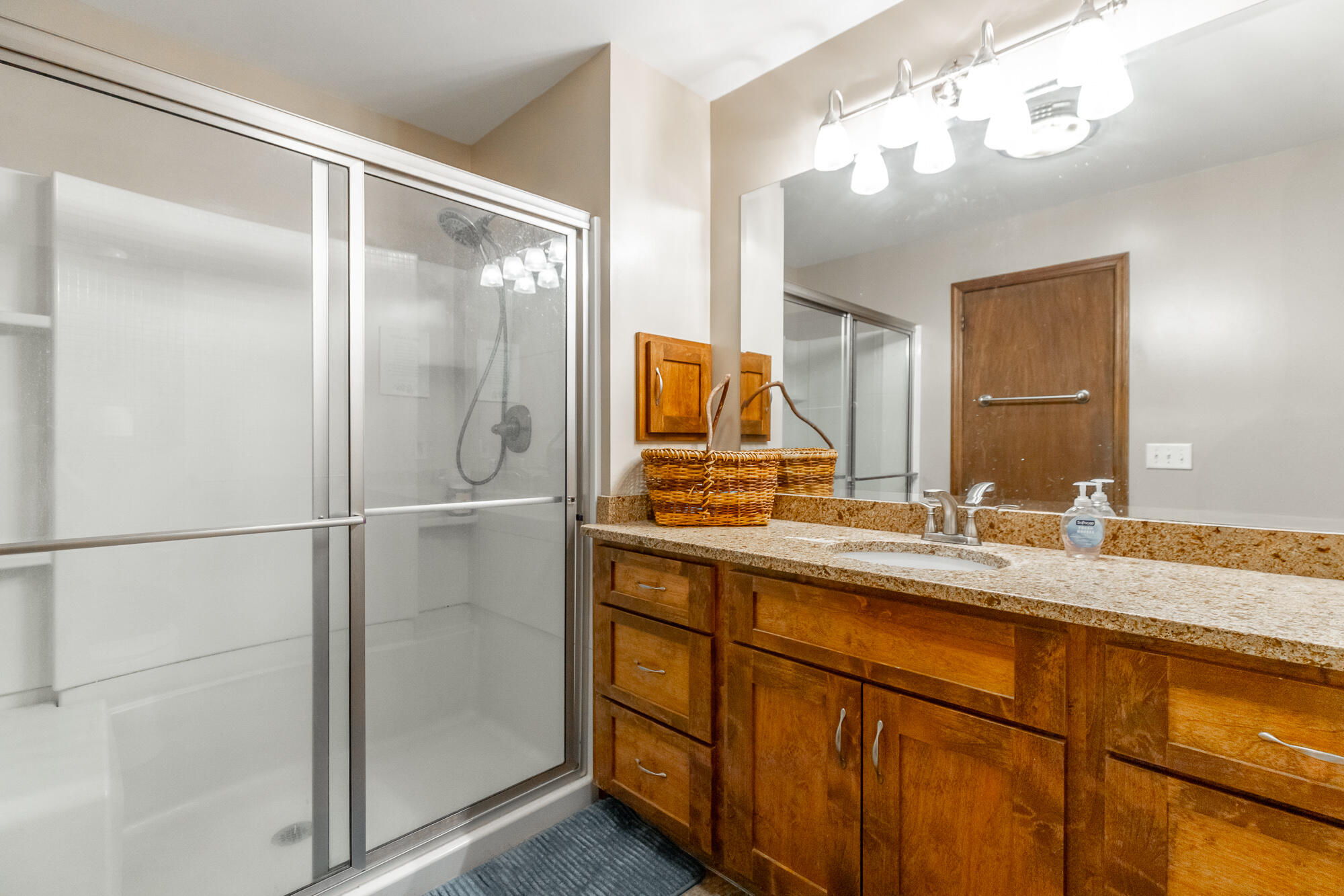 8983 Hale Road Hixson, TN 37343 - Photo 25 of 50 Full Hall Bath