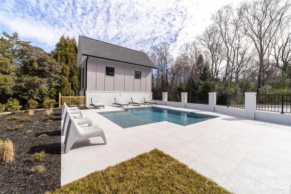 $2,995,000 | 419 South Street, Unit 32, Davidson, NC 28036