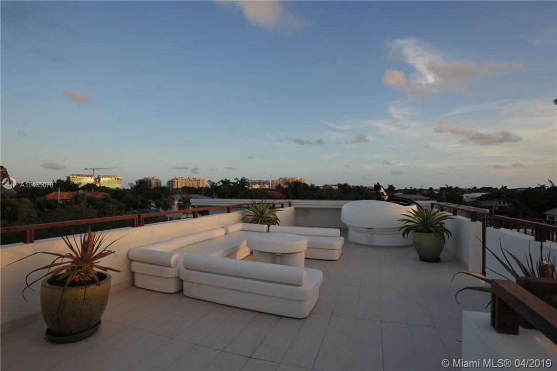 220 Woodcrest Road Key Biscayne, FL 33149 - Photo 18 of 25
