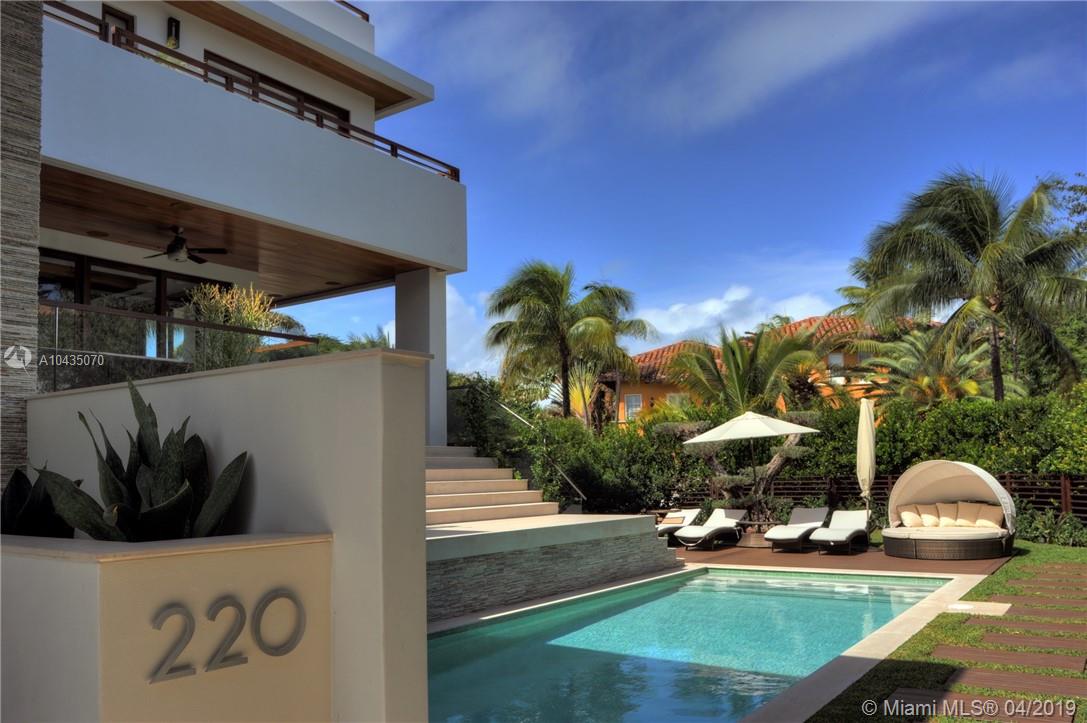 220 Woodcrest Road Key Biscayne, FL 33149 - Photo 3 of 25