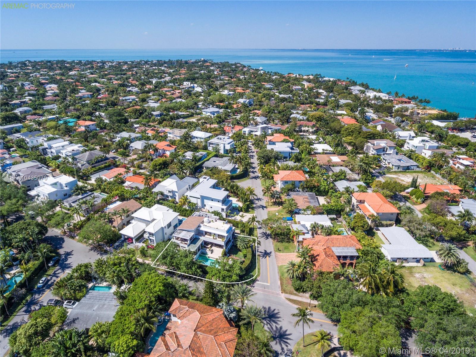 220 Woodcrest Road Key Biscayne, FL 33149 - Photo 4 of 25