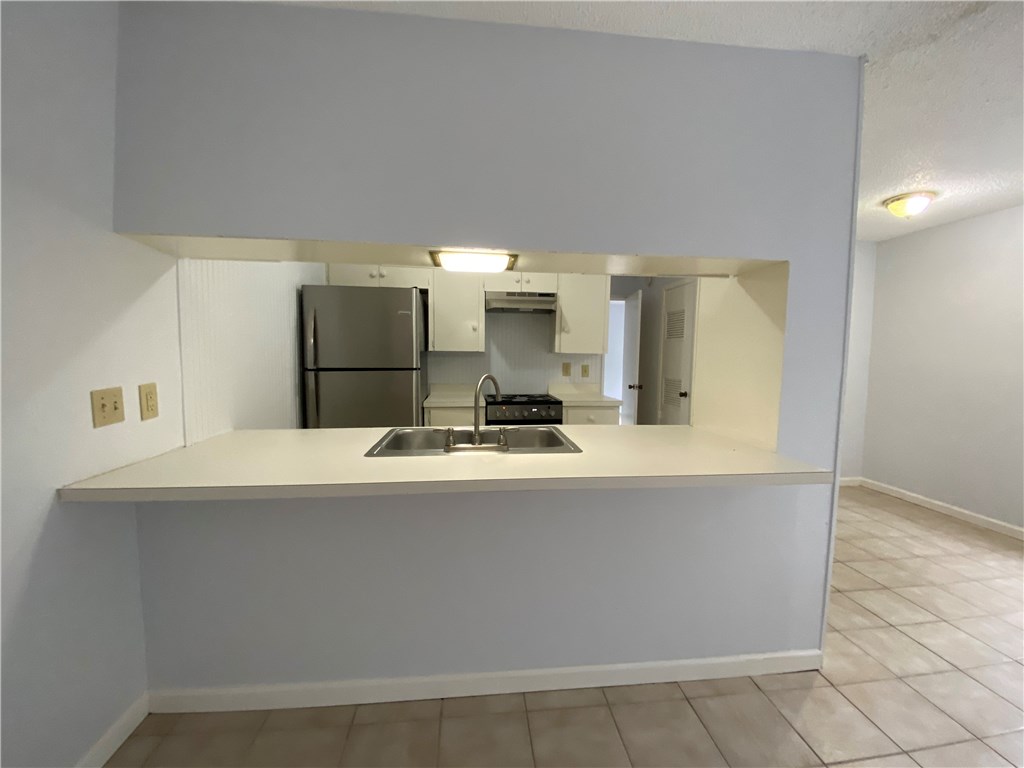 2408 Longview Street, Unit 107 Austin, TX 78705 - Photo 3 of 14