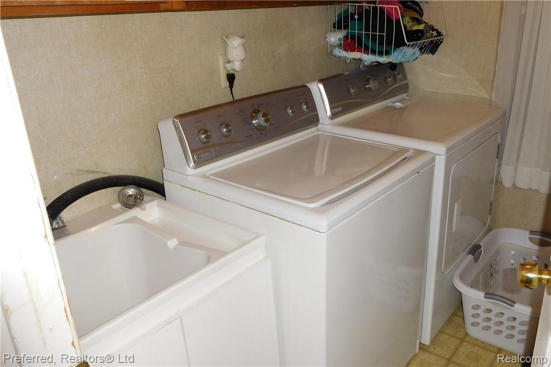 43697 Oakbrook Road Canton, MI 48187 - Photo 18 of 28 CONVENIENT FIRST FLOOR LAUNDRY