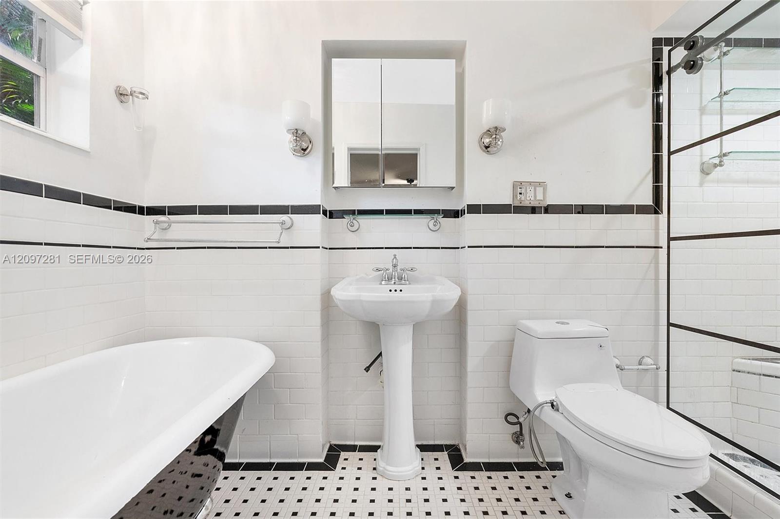 77 Northwest 106th Street Miami Shores, FL 33150 - Photo 6 of 59 Gallery Image 6