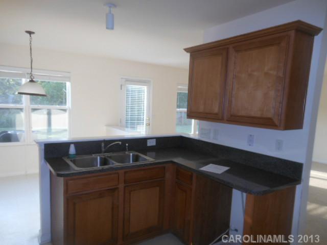 6834 Sunman Road Charlotte, NC 28216 - Photo 2 of 13 Gallery Image 2