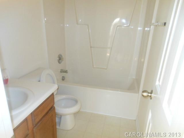 6834 Sunman Road Charlotte, NC 28216 - Photo 11 of 13 Gallery Image 11