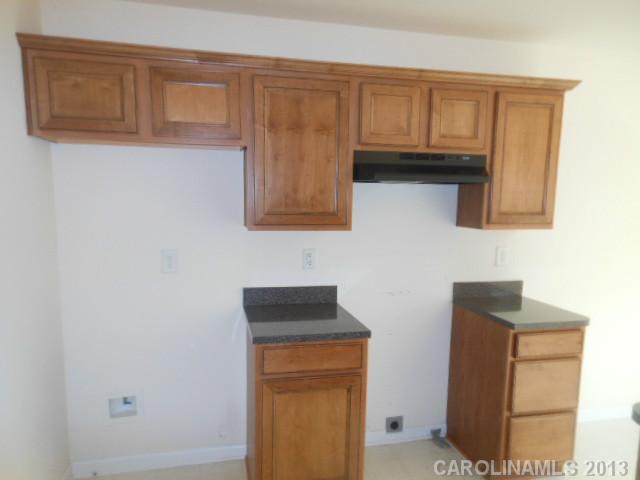 6834 Sunman Road Charlotte, NC 28216 - Photo 3 of 13 Gallery Image 3