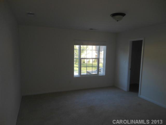 6834 Sunman Road Charlotte, NC 28216 - Photo 9 of 13 Gallery Image 9