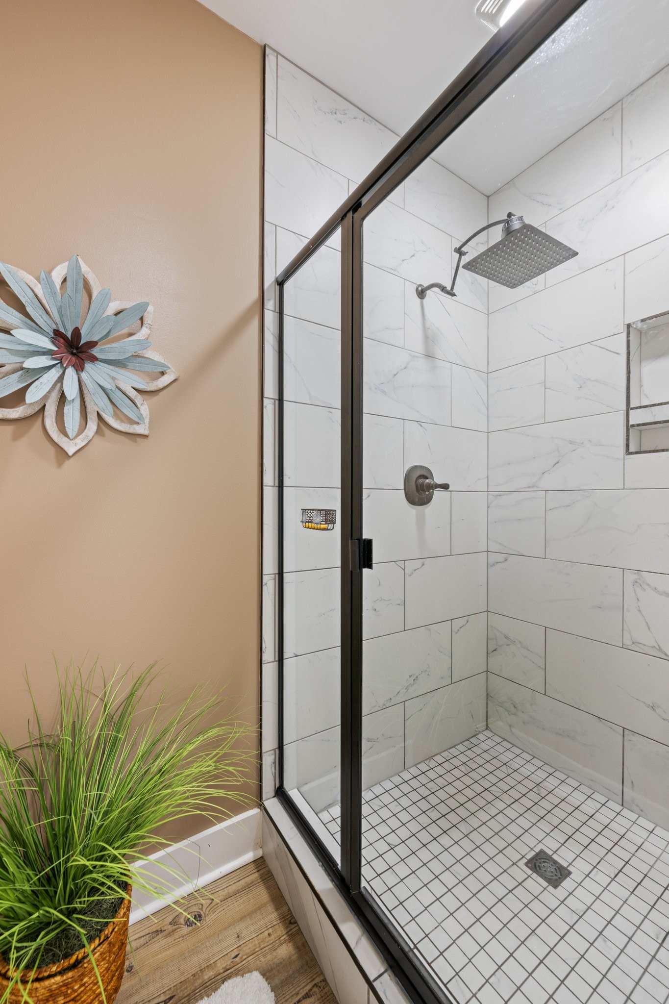 1357 Norton Road Manchester, TN 37355 - Photo 15 of 29 a bathroom with a shower