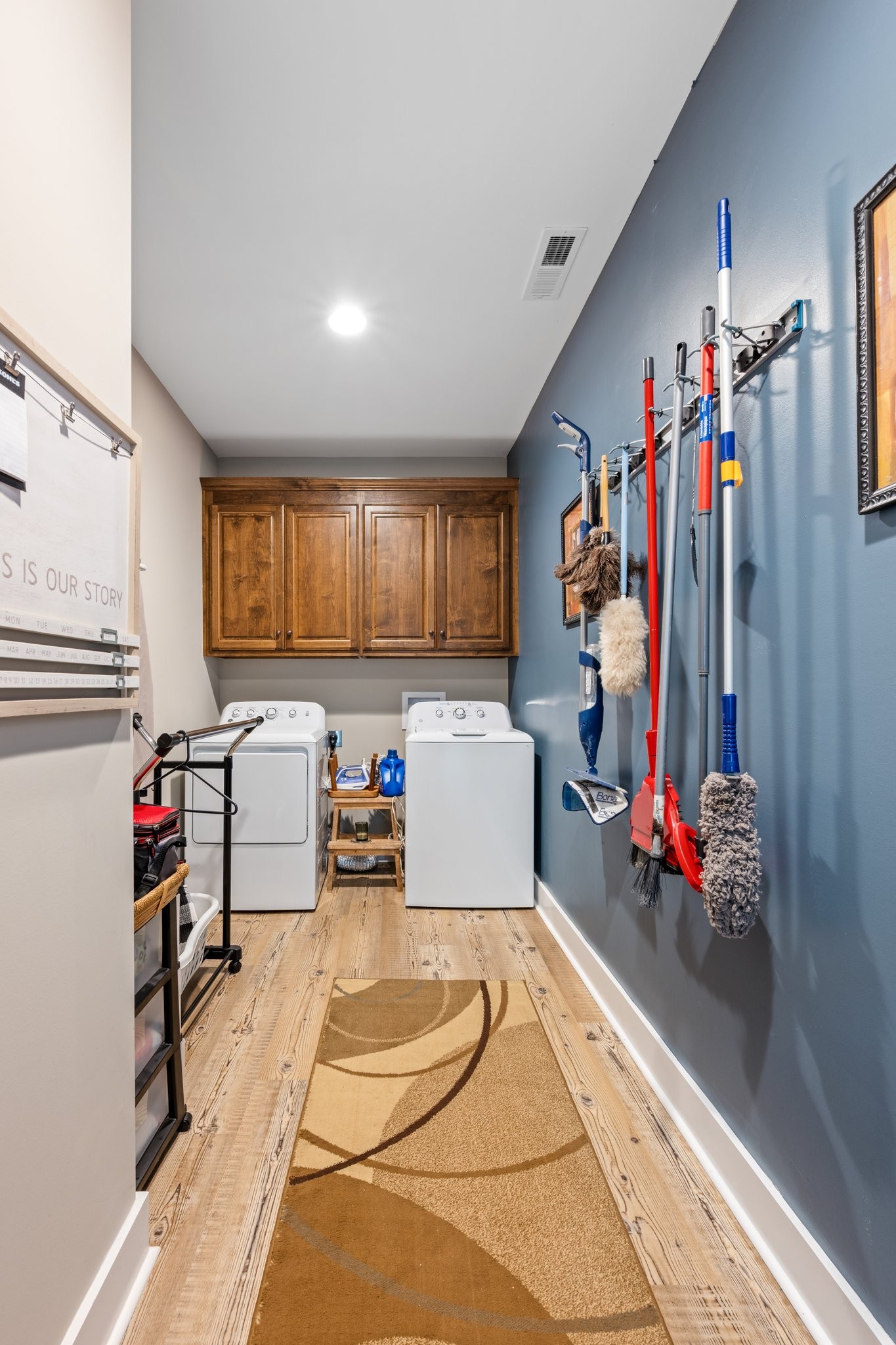 1357 Norton Road Manchester, TN 37355 - Photo 20 of 29 a living room filled with furniture and a flat screen tv